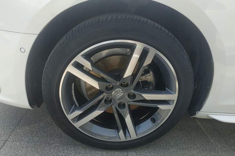 Used Audi A4L 2020 40 TFSI Luxury Dynamic Model