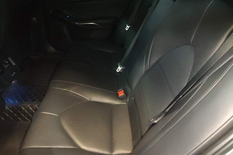 Used Toyota Avalon 2023 2.5L Luxury Edition Left Rear Seat