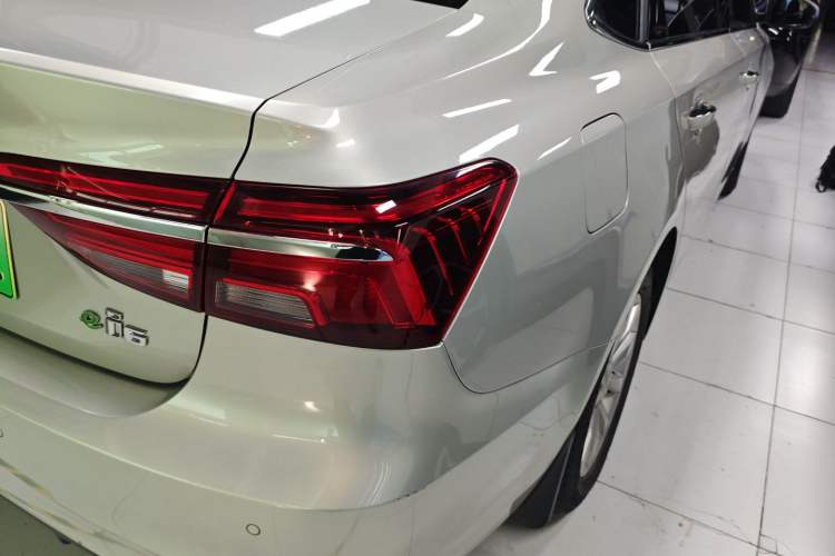 Used Roewe i6 New Energy 2017 45T Hybrid Connect & Smart Enjoyment Edition
