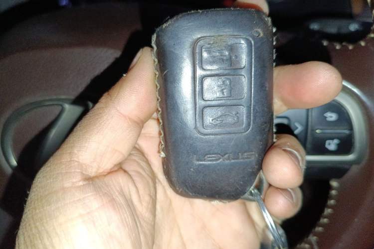 Used Lexus ES 2015 300h Luxury Edition
