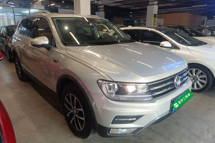 Used Volkswagen Tiguan L 2017 330TSI Automatic Two-Wheel Drive Luxury Edition