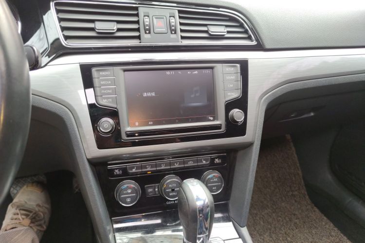 Used Volkswagen Lamando 2015 280TSI DSG Luxury Edition Audio And AC Panel