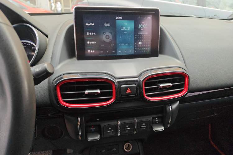 Used Dongfeng Aeolus AX4 2017 1.6L DCT Trendy Style
