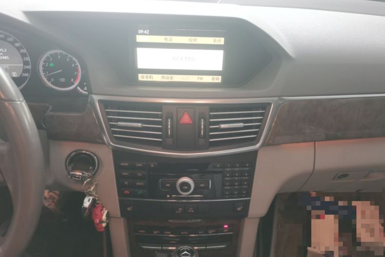 Used Mercedes-Benz E-Class 2010 E 200 CGI Elegant Model Audio And AC Panel