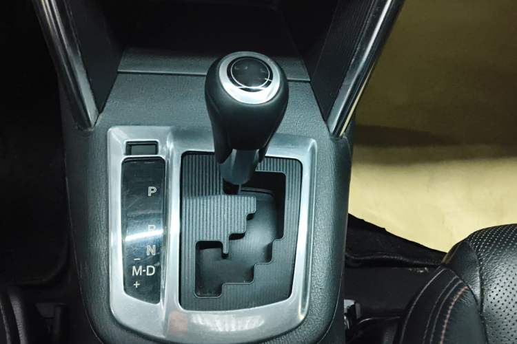 Used Mazda CX-5 2013 2.5L Automatic 4x4 Luxury Version Gear Lever