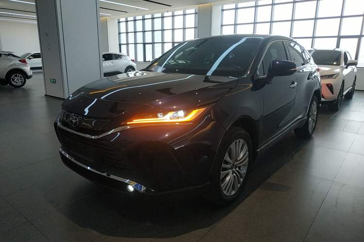 Used Toyota Harrier 2022 2.0L CVT Two-Wheel Drive Deluxe Edition