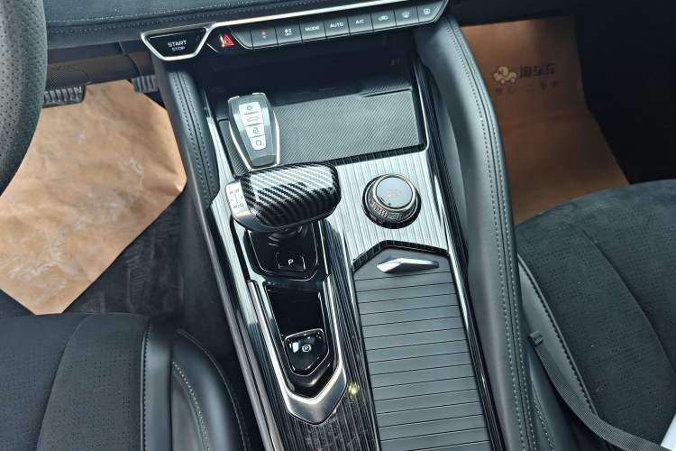 Used Geely Auto Monjaro L 2024 2.0TD High-Power Automatic Two-Wheel Drive Skyline Edition