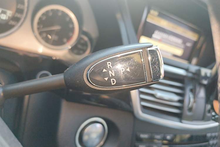 Used Mercedes-Benz E-Class 2010 E 300 L Fashion Model
