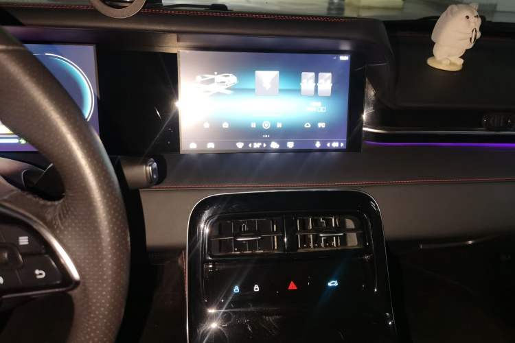 Used Leapmotor S01 2019 380 Pro Audio And AC Panel