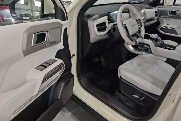 Used Formula Leopard Titanium 3 2025 Model 501KM Rear-Drive Ultra Version Driver Seat