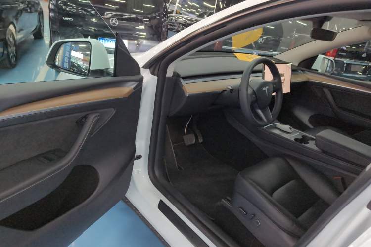 Used Tesla Model Y 2022 Rear-Wheel-Drive Version