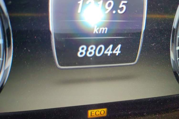 Used Mercedes-Benz S-Class 2014 S 400 L Prestige Edition Odometer Close Up