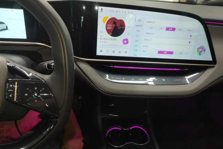 Used Hongqi EH7 2024 820 Pro Audio And AC Panel