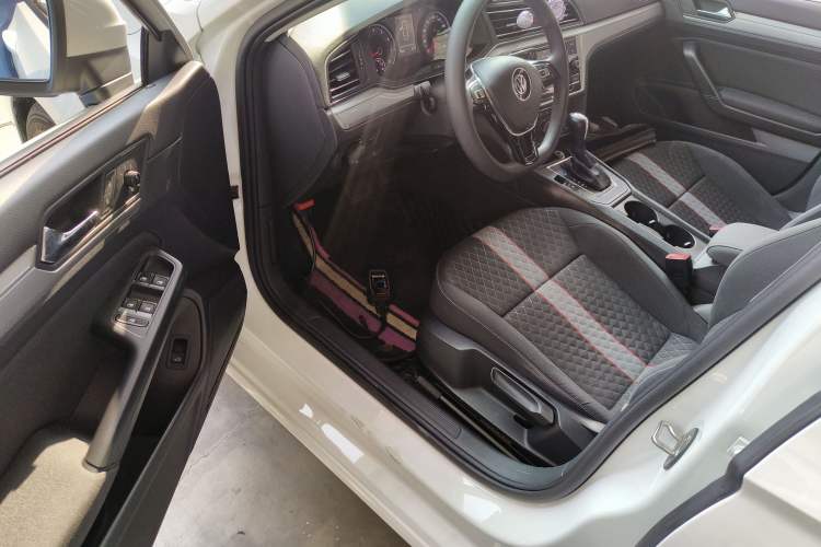 Used Volkswagen Lamando 2019 230TSI DSG Fashion Edition China VI
