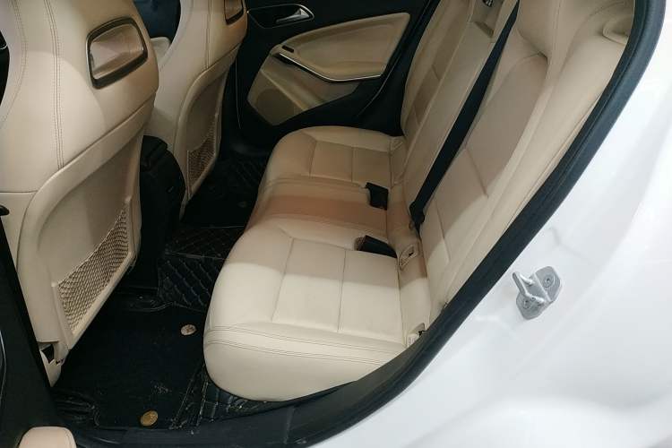 Used Mercedes-Benz GLA 2015 GLA 200 Fashion Model
