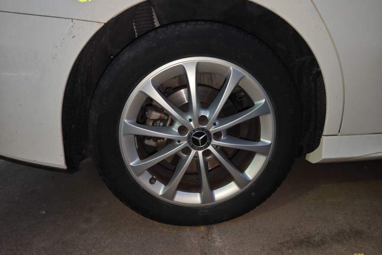 Used Mercedes-Benz A-Class 2021 A 200 L Sport Sedan Fashion Model
