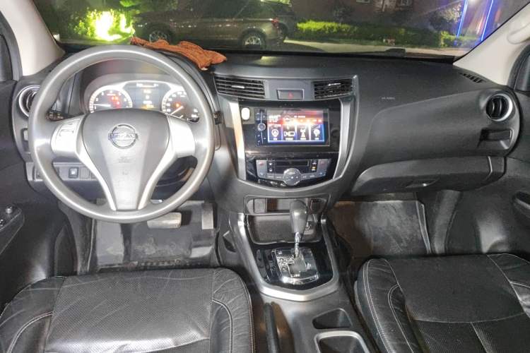 Used Nissan Terra 2018 2.5L Automatic 2WD Luxury Edition Center Console