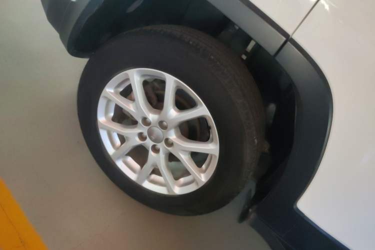 Used Jeep Cherokee 2016 2.4L Leading Smart Version Right Rear Wheel Hub