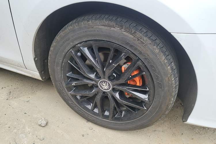 Used BYD Qin PLUS 2021 DM-i 55KM Flagship Model Right Front Wheel Hub