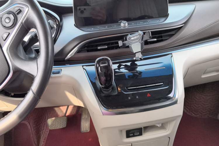 Used Buick GL8 2022 Land Business Class 652T Luxury Model