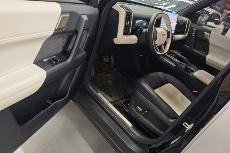 Used iCAR 03T 2024 520km Two-Wheel Drive Long-Range Version Driver Seat