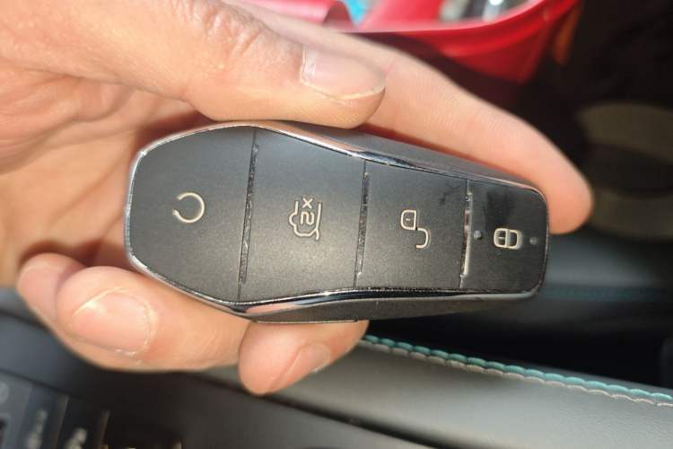 Used BYD Qin L 2025 DM-i Smart Drive 120KM Superior Model Vehicle Key