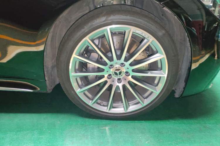 Used Mercedes-Benz S-Class 2022 S 450 L 4MATIC Right Front Wheel Hub