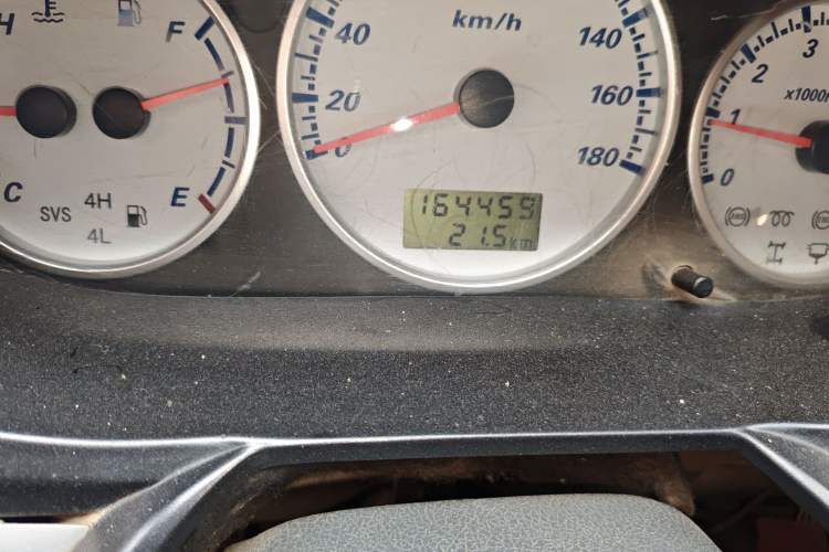 Used Golden Dragon Hiace  Odometer Close Up