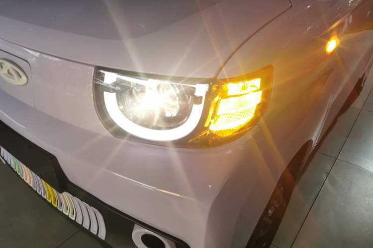 Used Chery QQ Ice Cream 2022 170km Sundae Phosphate Lithium-Ion