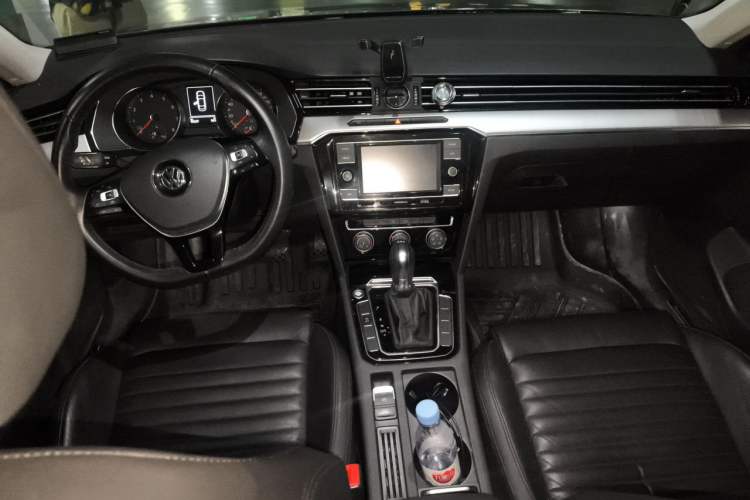 Used Volkswagen Magotan 2019 330TSI DSG Leading Edition China V Standard