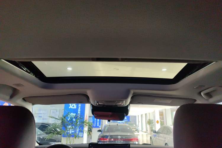 Used Tank 300 2025 2.0T Challenger
