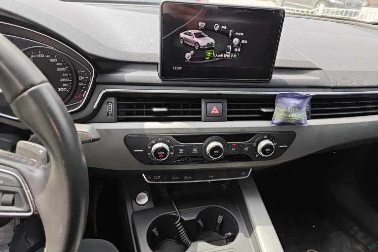 Used Audi A4L 2019 40 TFSI Ambition China VI
