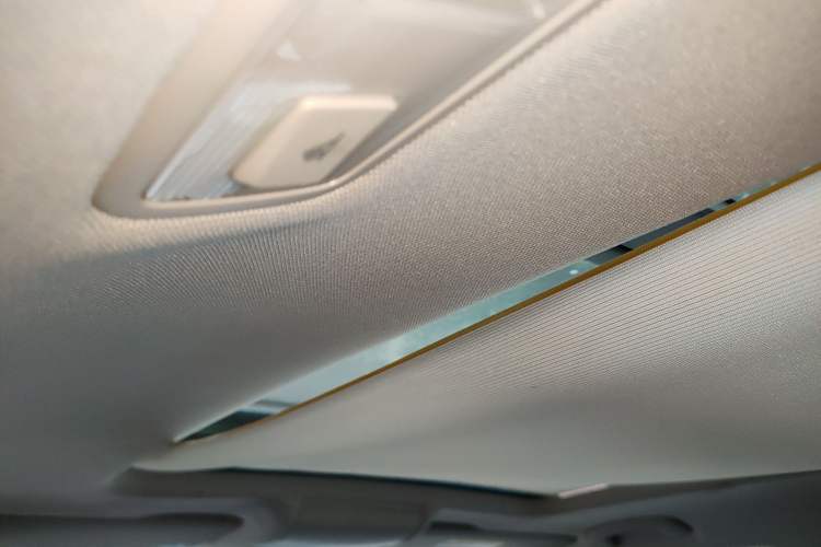 Used Volkswagen Tiguan L 2017 380TSI Automatic All-Wheel-Drive Luxury Edition Headliner