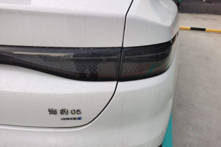 Used BYD Seal 05 DM-i 2025 DM-i Intelligent Drive 120KM Flagship Model Right Rear Taillight