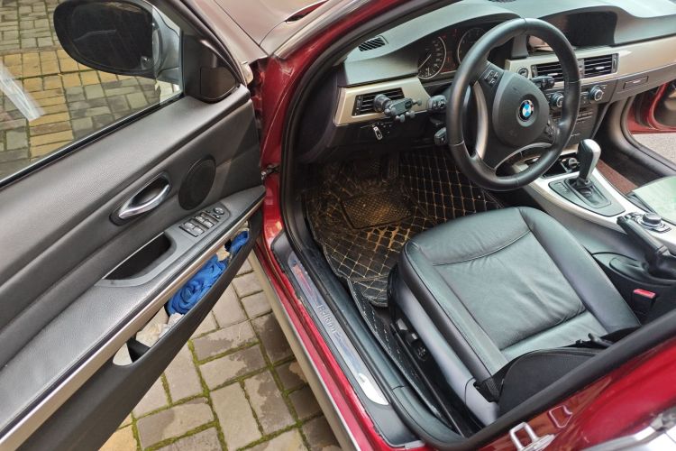 Used BMW 3 Series 2010 320i Luxury Model