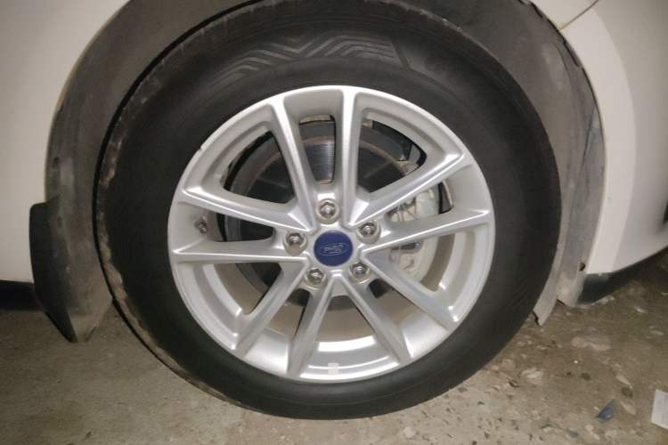 Used Ford Focus 2017 Sedan 1.6L Automatic Fashion Edition Smart Drive Version Exterior 1