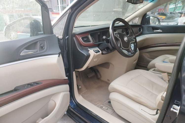 Used Buick GL8 2014 2.4L LT Luxury Business Executive Edition
