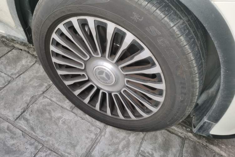 Used Mercedes-Benz GLC AMG 2017 AMG GLC 43 4MATIC Special Edition Right Front Wheel Hub