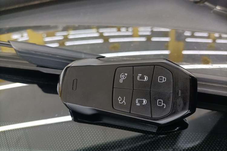 Used XPeng X9 2024 702 Ultra-Long Range Max