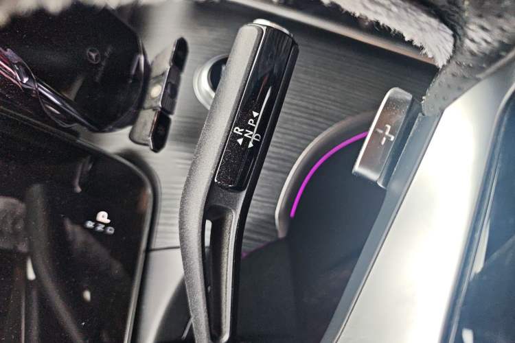 Used Mercedes-Benz C-Class 2022 Restyled C 200 L Sport Edition Gear Lever