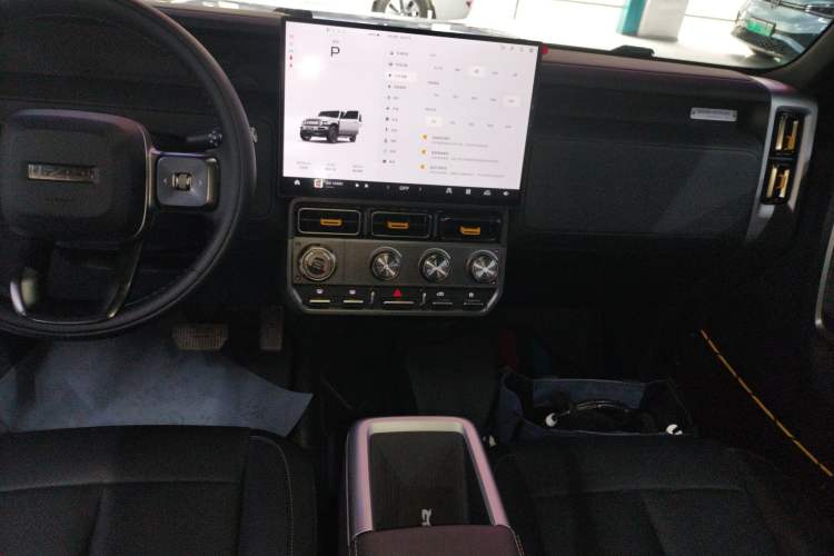 Used iCAR V23 2025 401 Two-Wheel Drive Advanced Edition Audio And AC Panel