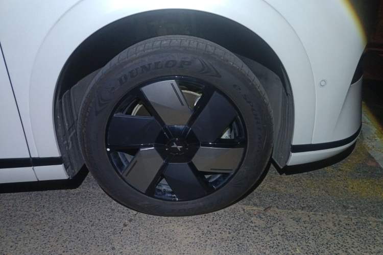 Used XPeng X9 2024 610 Long-Range Max