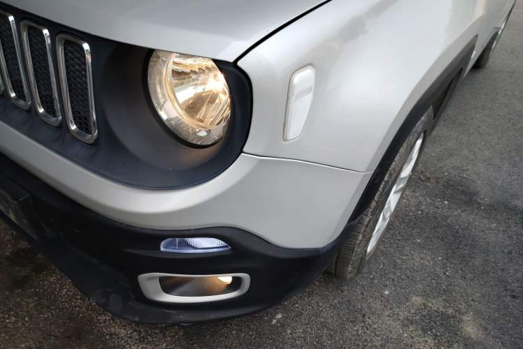 Used Jeep Renegade 2016 1.4T Automatic Jingneng Version+ Left Front Headlight