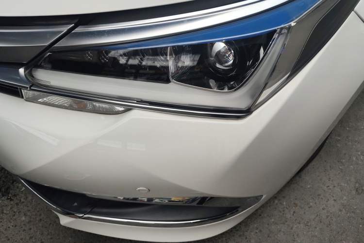 Used Toyota Corolla 2016 Dual-Engine 1.8L E-CVT Elite Edition Left Front Headlight