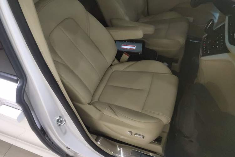 Used Buick GL8 2022 ES Landtrek 653T Luxury Edition
