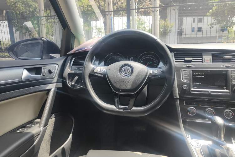 Used Volkswagen Golf 2017 230TSI Automatic Luxury Million-Vehicle Commemorative Edition