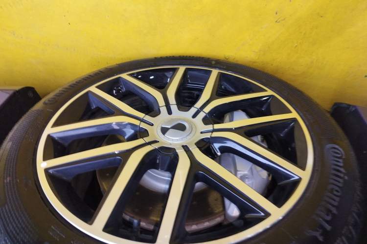 Used Denza Z9 2024 1100 km Four-Wheel Drive Max Version
