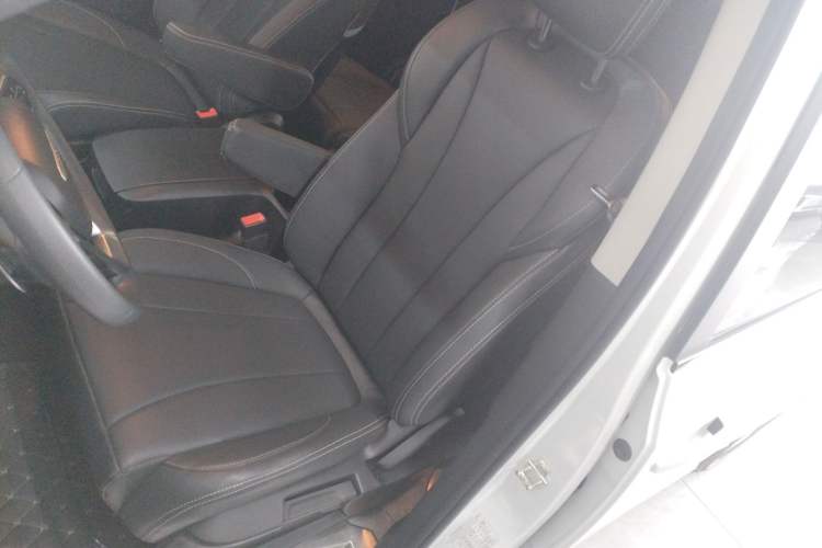 Used SAIC MAXUS G20 2023 Facelifted ES 2.0T Gasoline Automatic Value Edition
