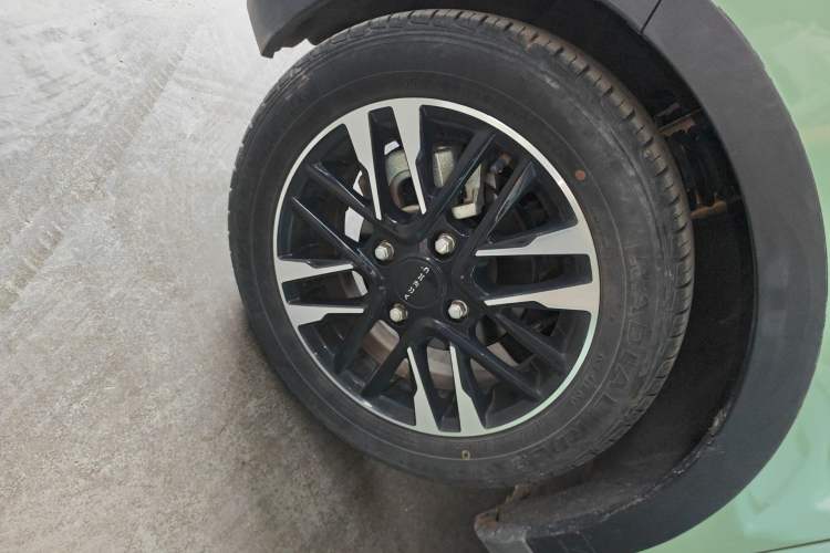 Used Chery Little Ant 2022 Revised Version Sweet Pink Edition Half-Sugar Version Lithium Iron Phosphate 30.7 kWh 30 kW 301 km Left Front Wheel Hub