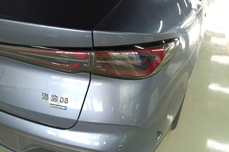 Used BYD Seal 06 New Energy 2025 DM-i Intelligent Drive 120KM Flagship Model Right Rear Taillight